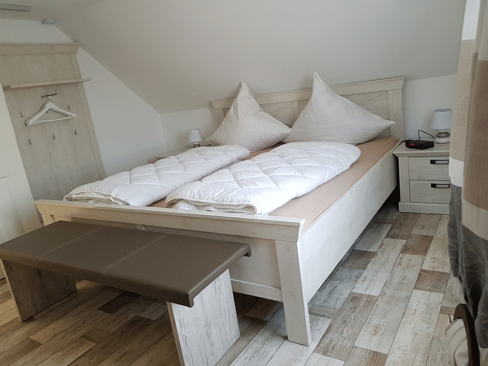 Schlafzimmer 4