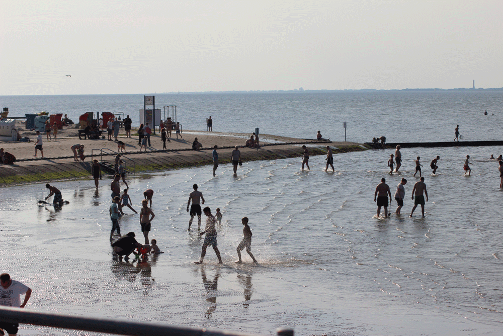 Nessmersiel ablaufend Wasser